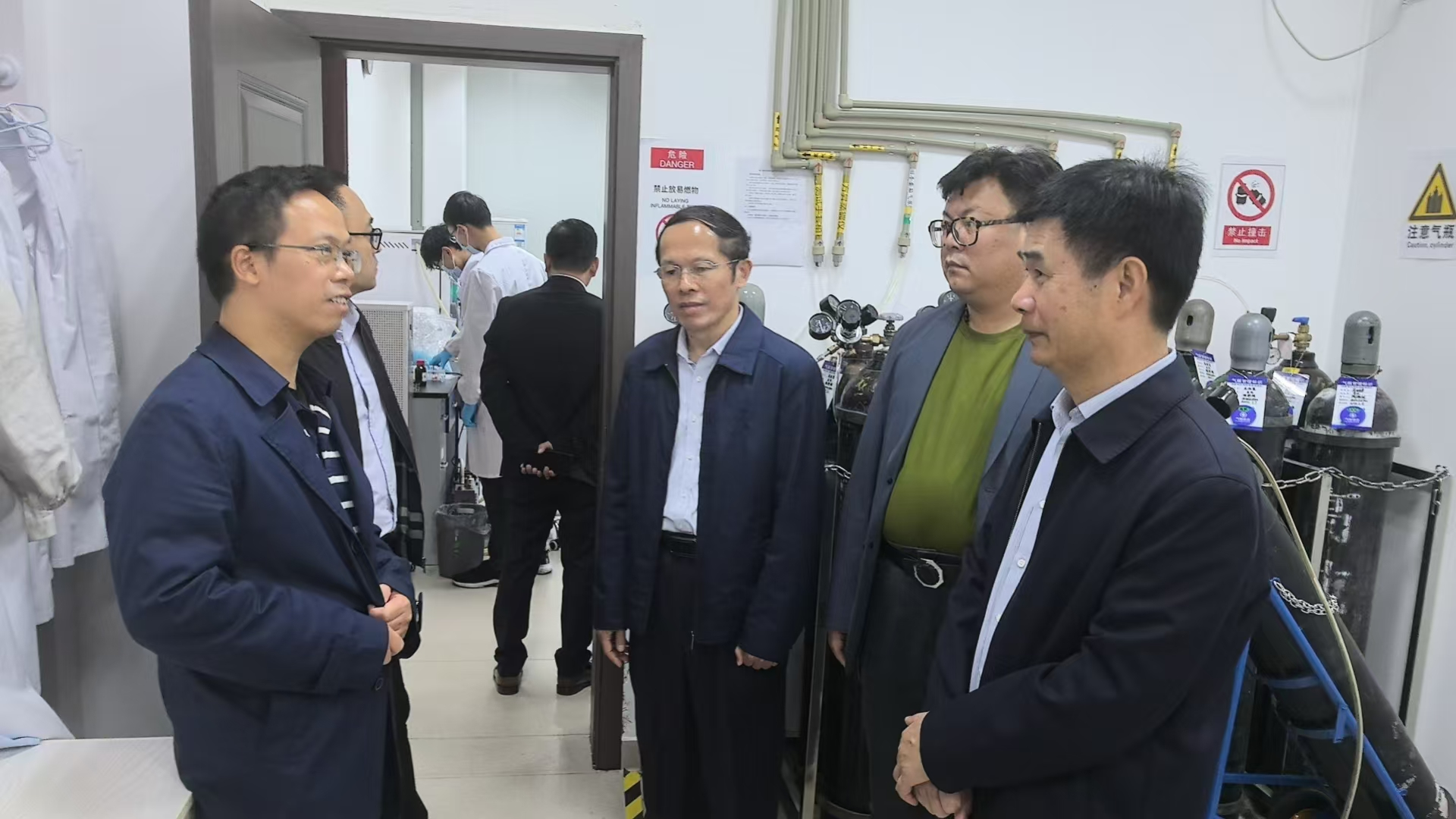 市政協(xié)副主席呂珠龍率隊(duì)赴電子科技大學(xué)調(diào)研(圖1)
